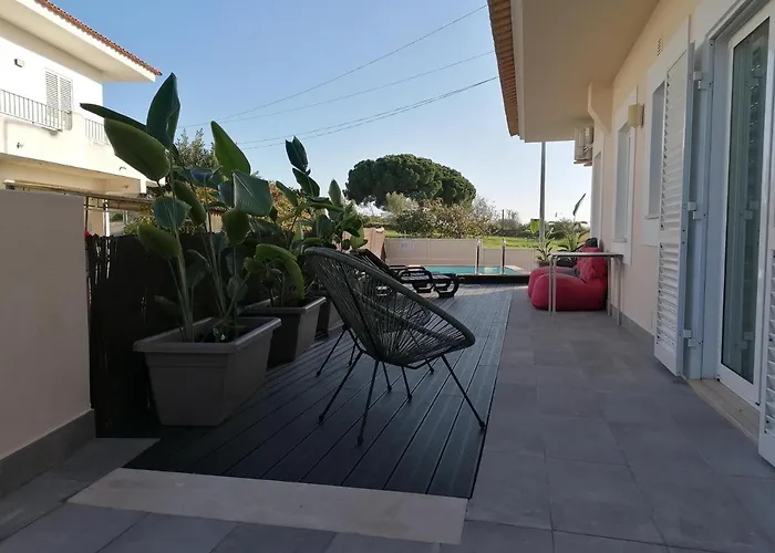 Vivenda Geminada Com Piscina A 10 Minutos A Pe Da Praia