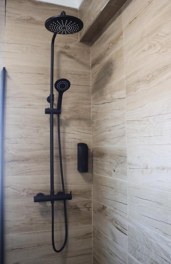 Vivenda Geminada Com Piscina A 10 Minutos A Pe Da Villa *