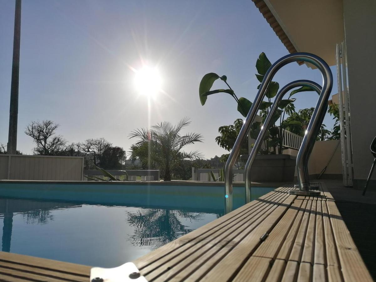 Vivenda Geminada Com Piscina A 10 Minutos A Pe Da Villa Portimão
